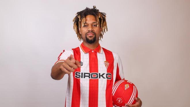 El noveno fichaje del Sporting es oficial: Konrad de la Fuente, rojiblanco hasta 2029