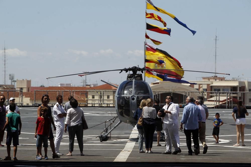 El buque de asalto anfibio 'Galicia' y el patrullero de altura 'Infanta Elena', por dentro