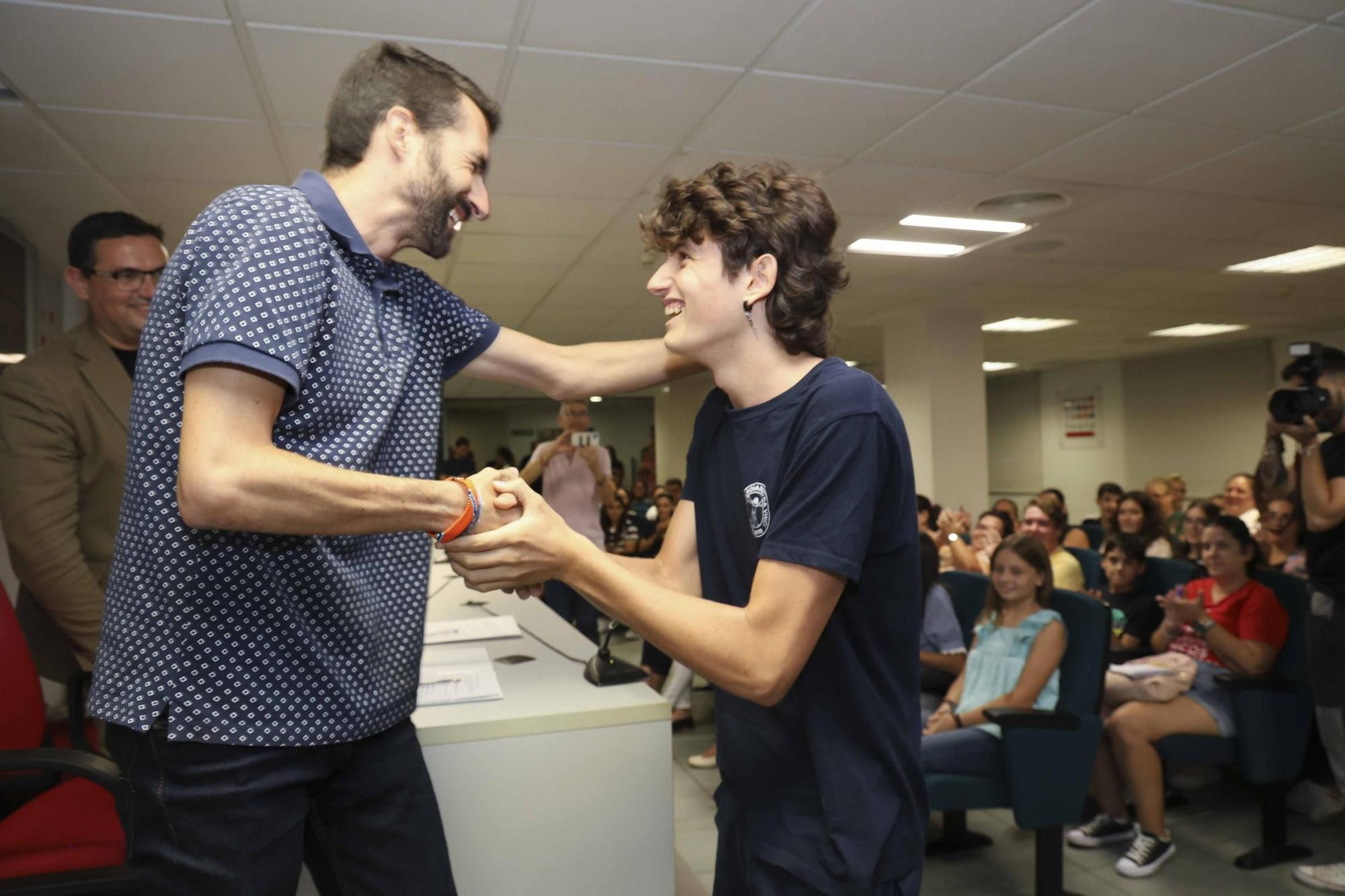 Así fue la elección del nuevo banderín oficial de las Hogueras de Alicante