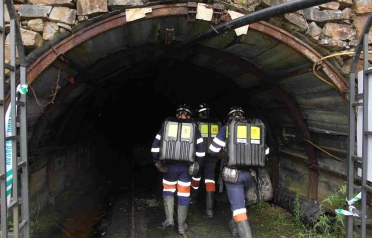 Entrada a la mina durante la inspección.