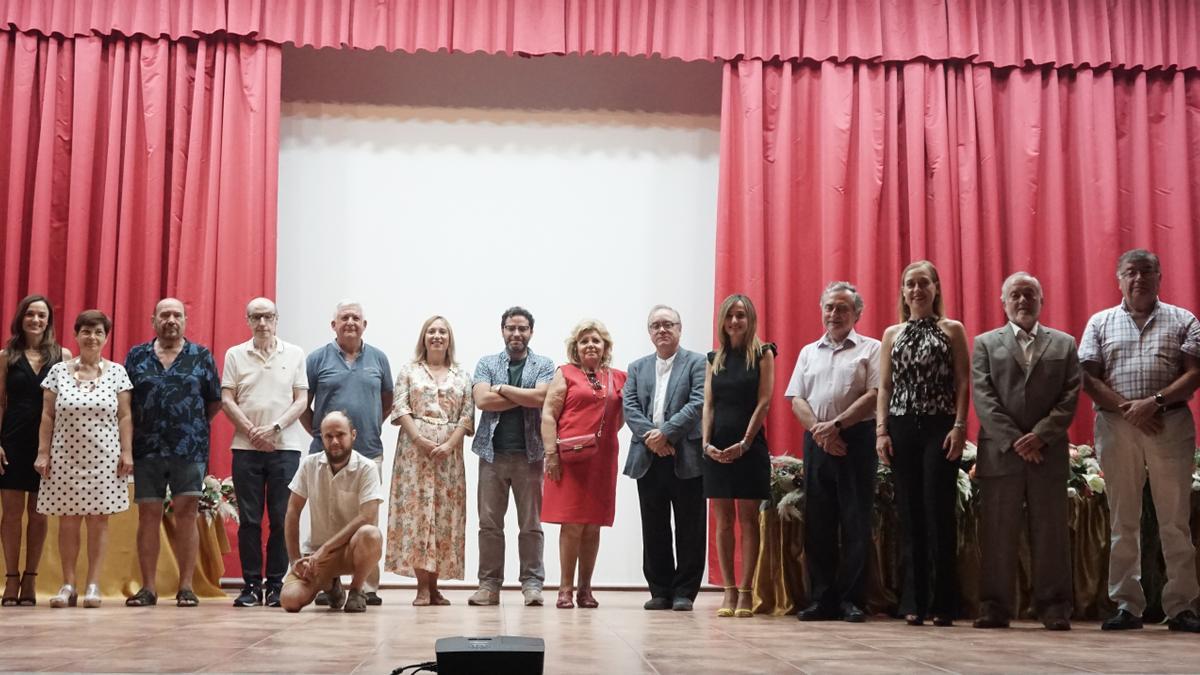 Galardonados, autoridados y el jurado, en la entrega de premios.