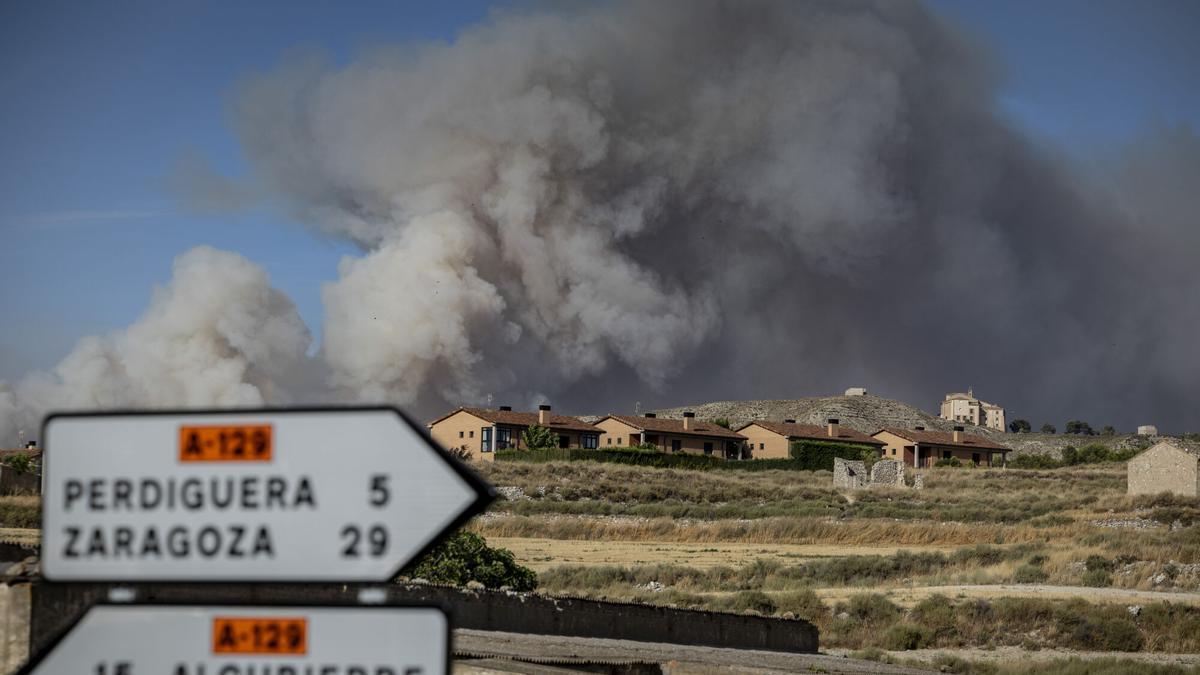 Una imagen del fuego que se adentró en la sierra de Alcubierre, hace apenas dos semanas.