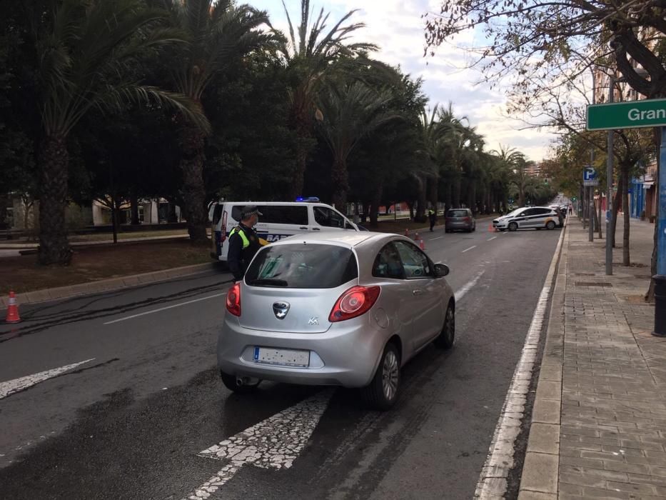 La Policía Local continúa con los controles en Alicante por el estado de alarma.