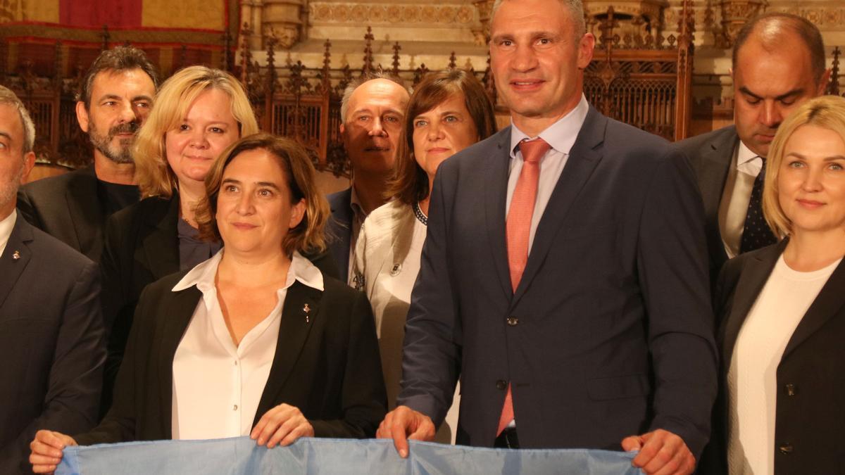 L&#039;alcaldessa de Barcelona, Ada Colau, i l’alcalde de Kíiv, Vitali Klitschko