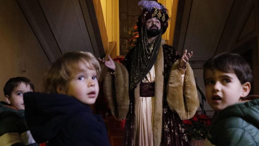 Aliatar ya recibe a los niños en el Ayuntamiento de Avilés | M. V.