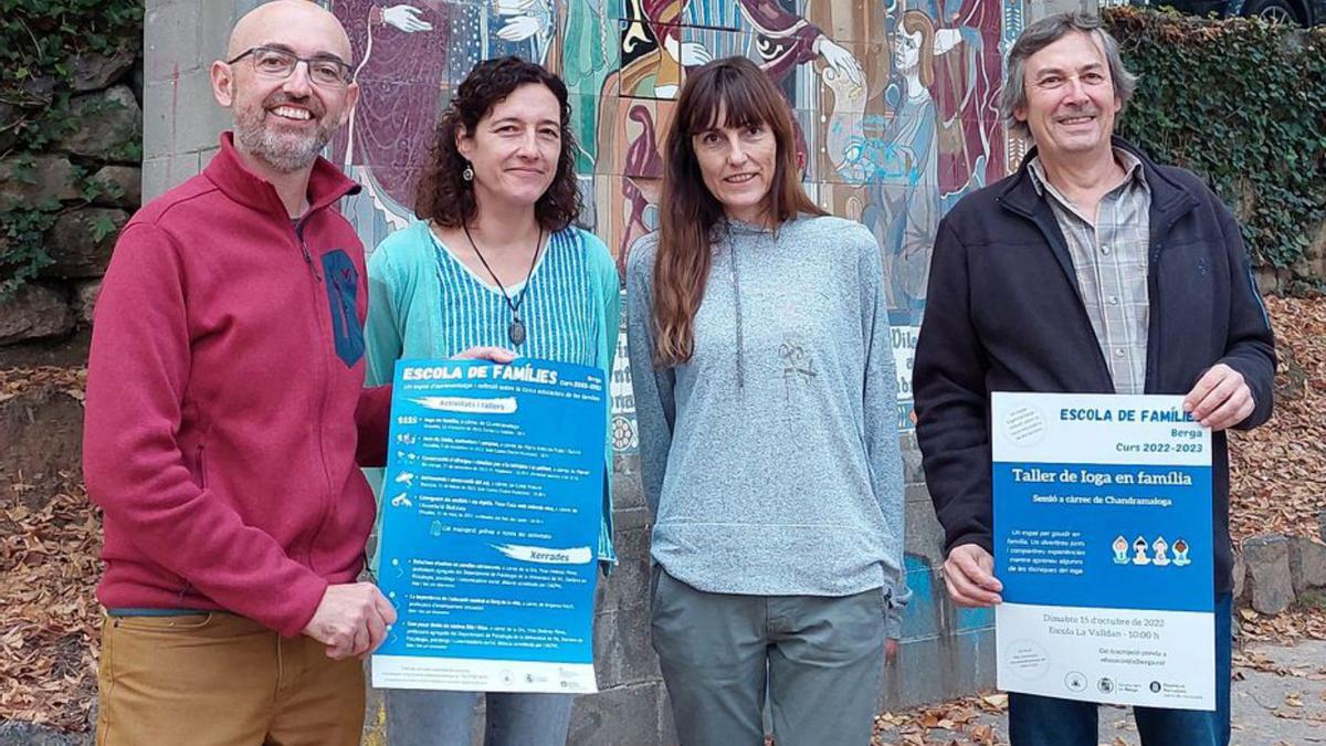 Representants dels centres i el regidor, Eloi Escútia | AJUNTAMENT DE BERGA