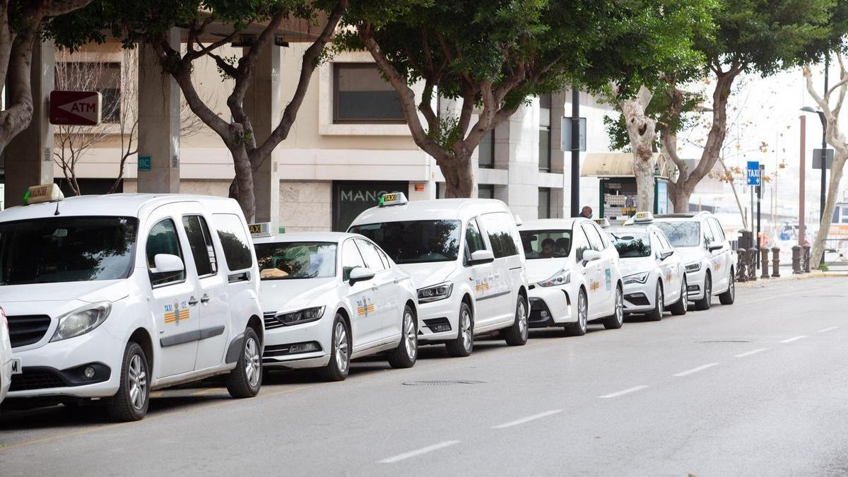 Parada de taxis en Bartolomé Roselló