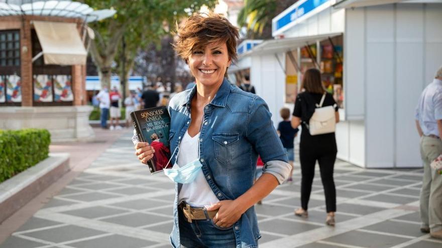 Sonsoles Ónega: «Es mi bautizo con los lectores; estoy encantada en Badajoz»