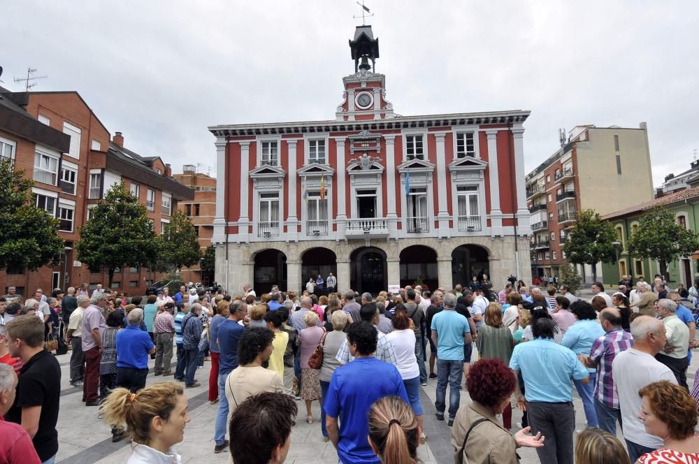 Manifestación en Mieres para apoyar a la empresa de transportes