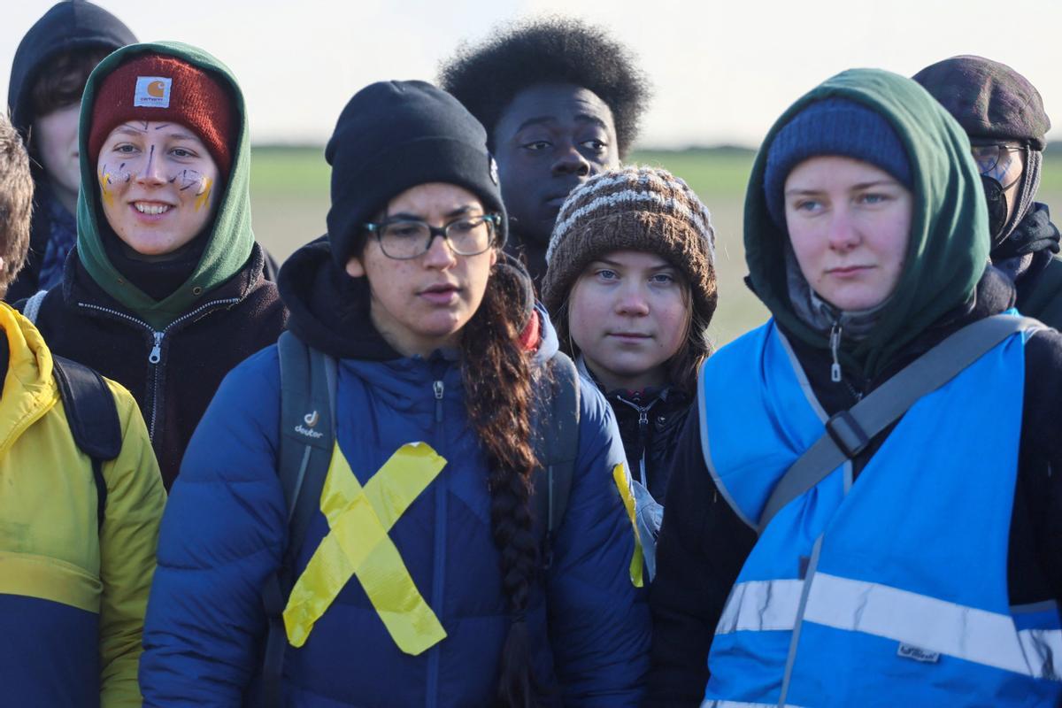 La activista climática Greta Thunberg protesta contra la expansión de la mina de lignito a cielo abierto Garzweiler de la empresa de servicios públicos alemana RWE a Luetzerath, Alemania