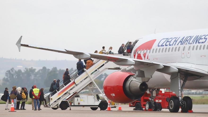 El alcalde apoya nombrar el aeropuerto de Córdoba como Julio Romero de Torres