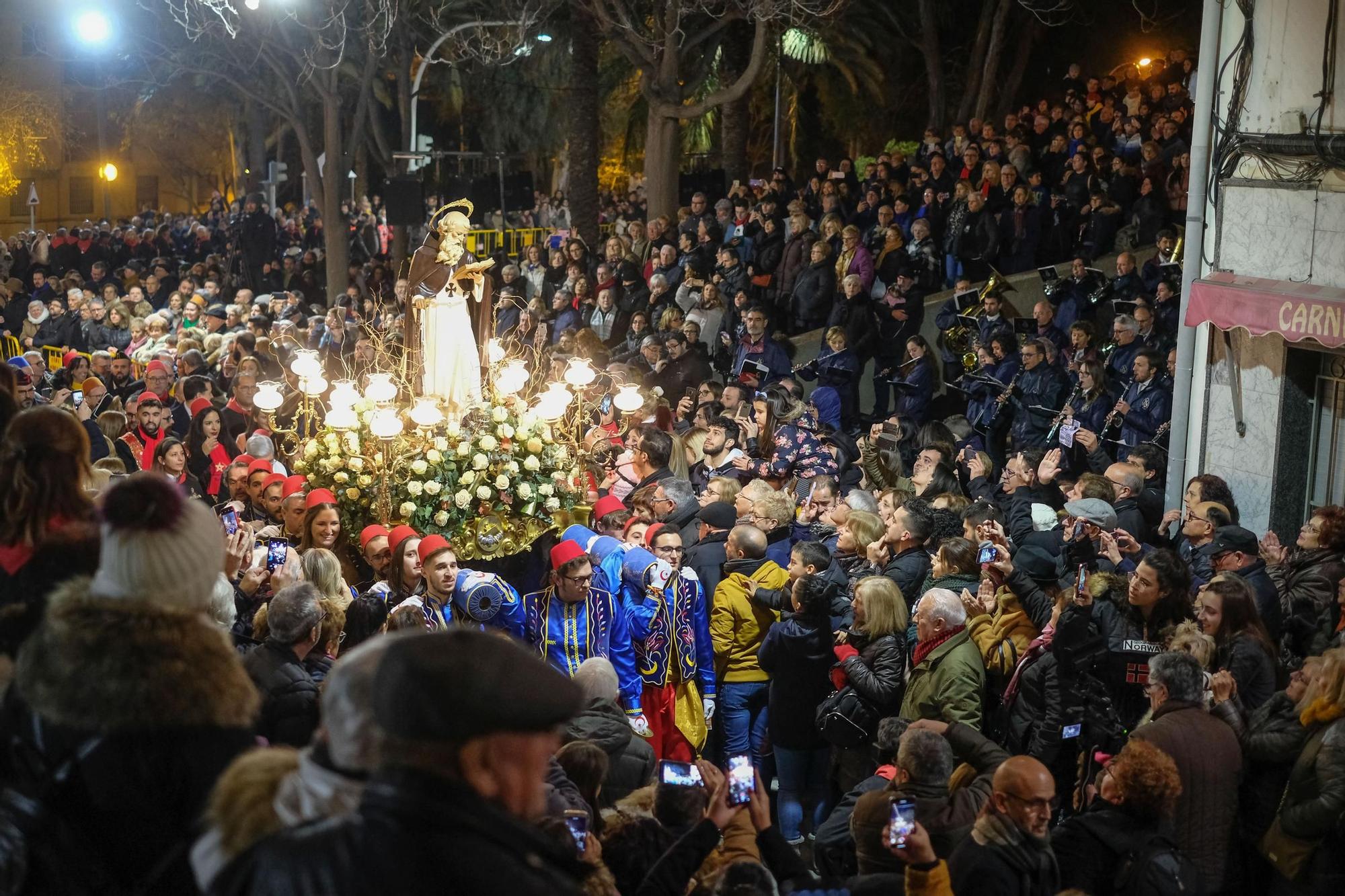 Así fue la última media fiesta de Elda el día de San Antón de 2020 dos meses antes de irrumpir la pandemia de Covid-19