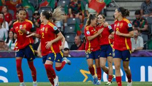La delantera española Esther González celebra tras anotar el primer gol del equipo este jueves, durante el partido del grupo B de la Eurocopa Femenina 2025, entre Portugal y España, en el Stade de Suisse en Berna.