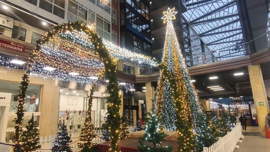 El Outlet Área Central ya está preparado para hacer que la clientela disfrute de la Navidad.