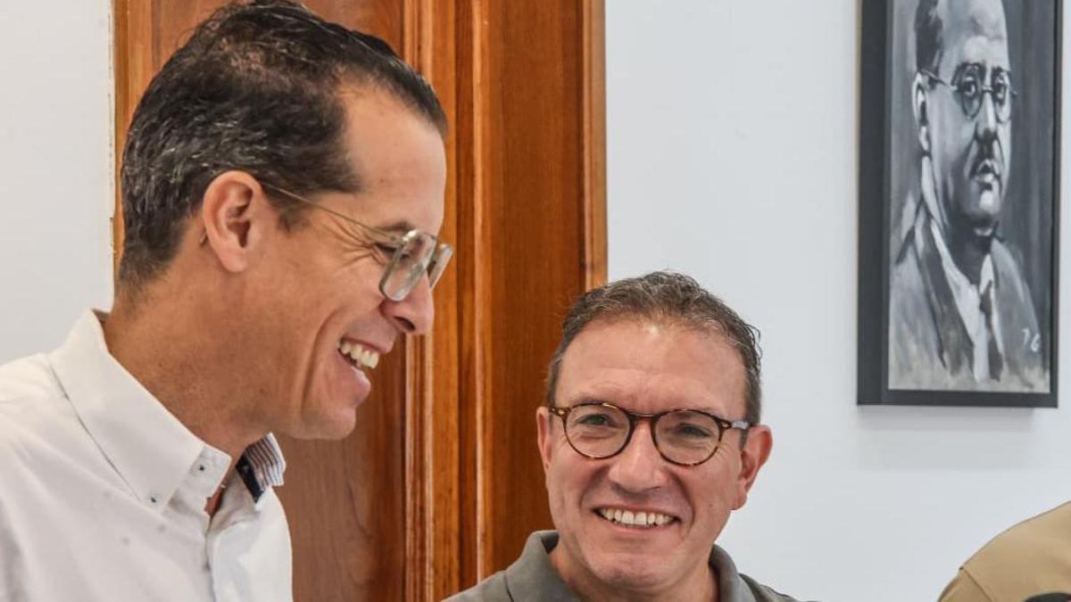 El alcalde de Elda y el pregonero