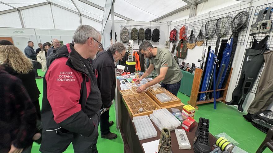 Cornellana ya disfruta de su Feria del Salmón: “Estamos orgullosos de haber traspasado fronteras y de que se conozca a nivel internacional&quot;