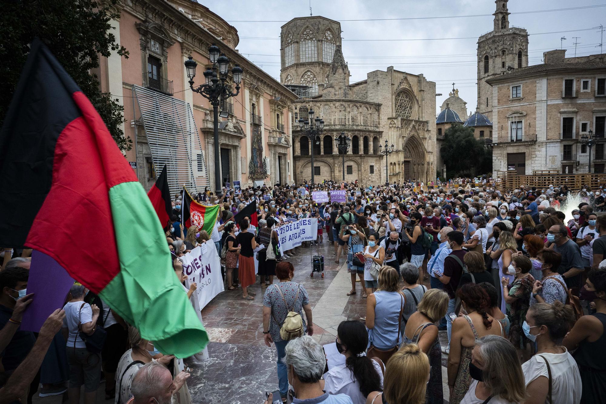 Concentración en València por los derechos de las mujeres afganas