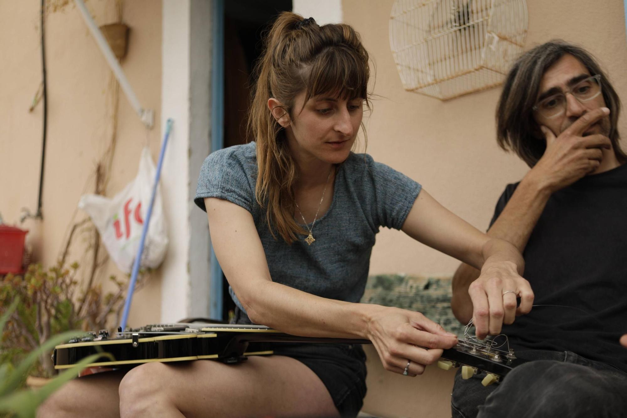 Clara Ingold & The Silver Pickles, en el estudio donde se grabó el narcocorrido 'La Paca'