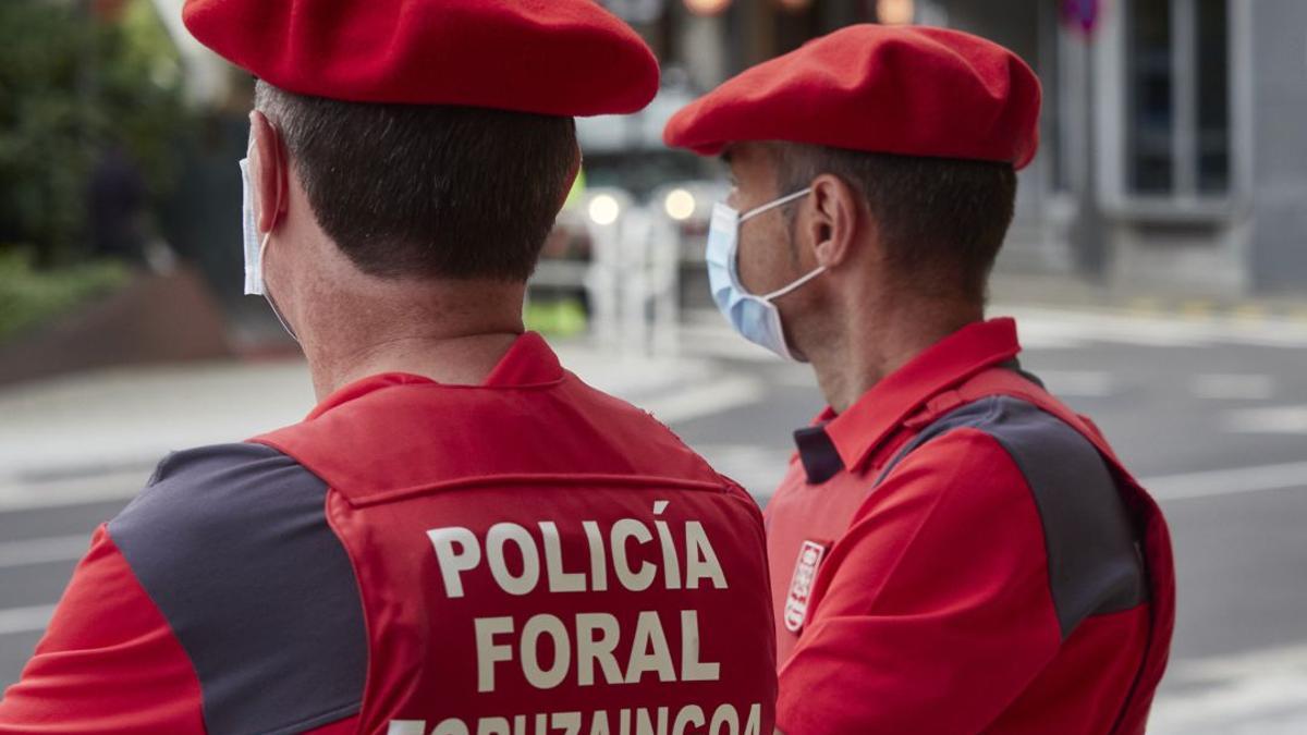 Agentes de la Policía Foral de Navarra