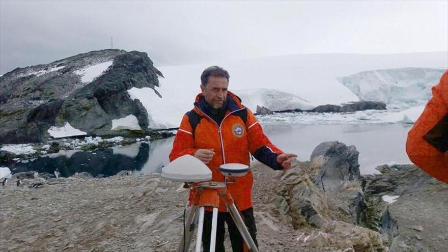 Fallece un capitán de fragata al caer al mar desde el ‘Hespérides’