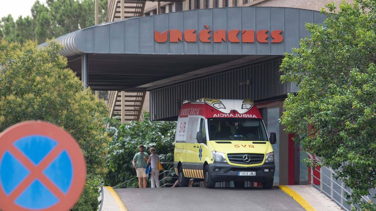 Accés a Urgències en l'hospital Lluís Alcanyís de Xàtiva.