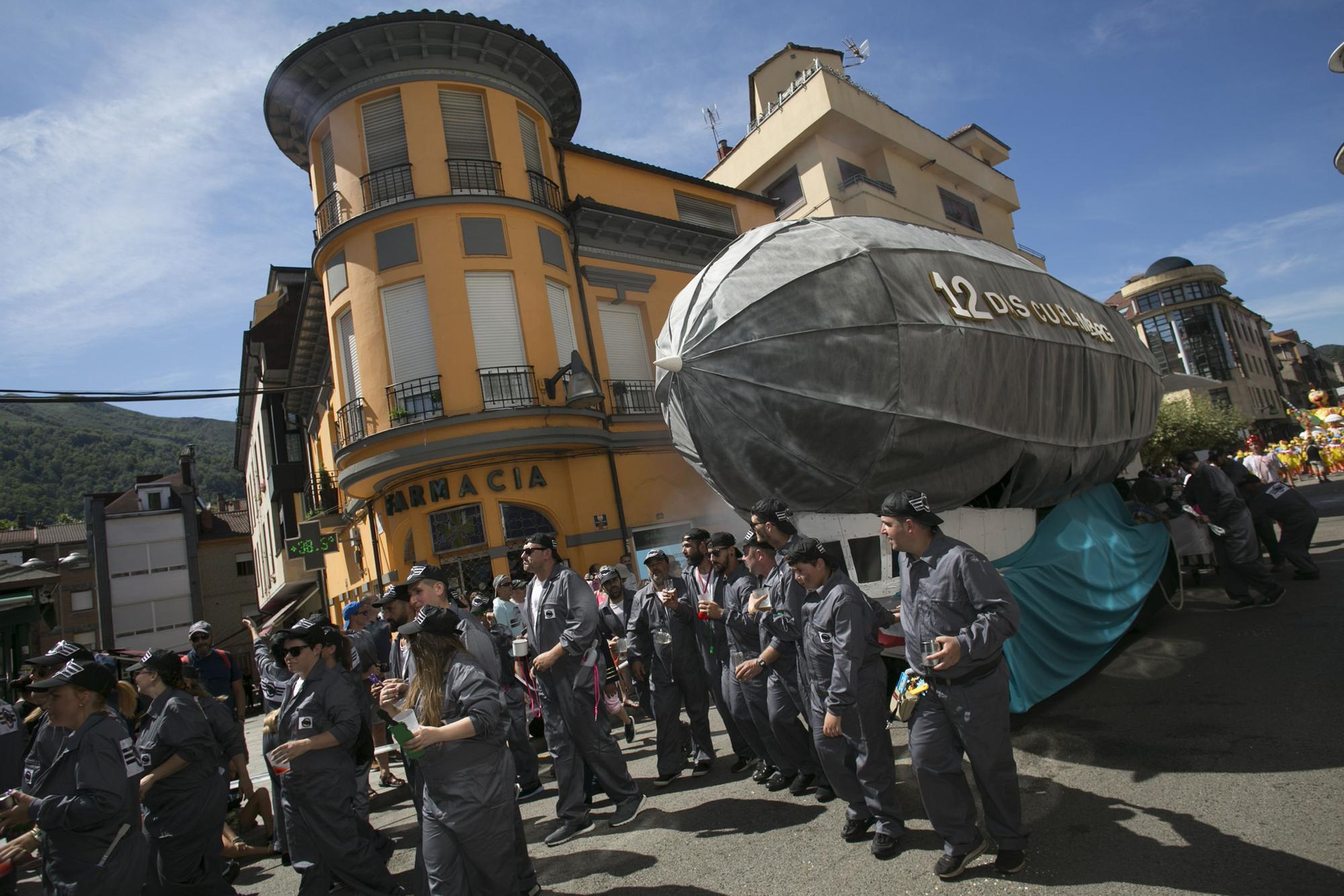 ¿Ganas de fiesta? Así fue el Descenso Folklórico del Nalón de 2019, el último que se celebró... hasta este sábado