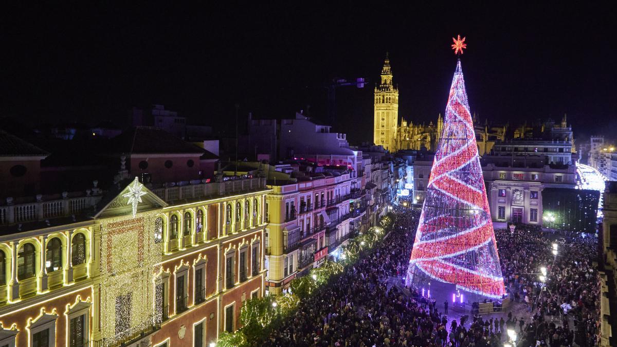 El Ayuntamiento de Sevilla ha sacado a licitación el contrato para la instalación, el mantenimiento y el desmontaje de los decorativos de la Navidad de 2024