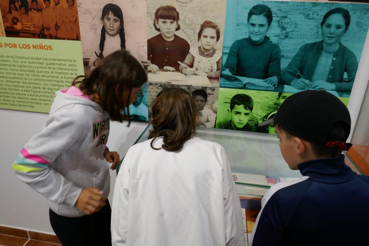 Exposición de la Escuela Rural en Ceadea