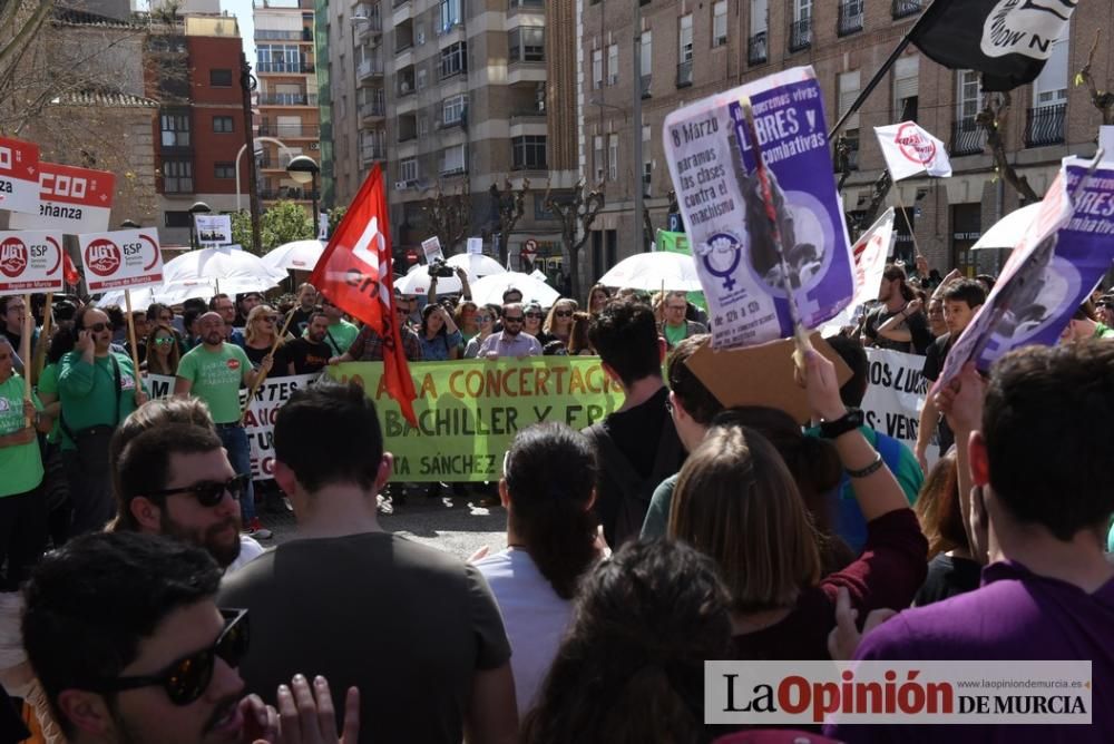 Protestas por Educación por las calles de Murcia