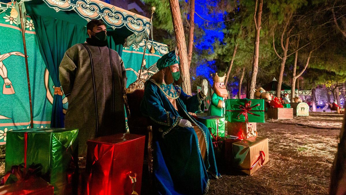 The history of the Magi from the East fills the park with l'Figueroaa in Benidorm. The history of the Magi from the East fills the park with l'Figueroaa in Benidorm.