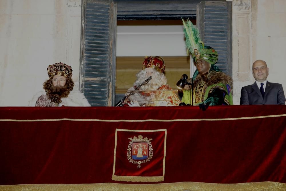 Cabalgata de los Reyes Magos en Alicante.