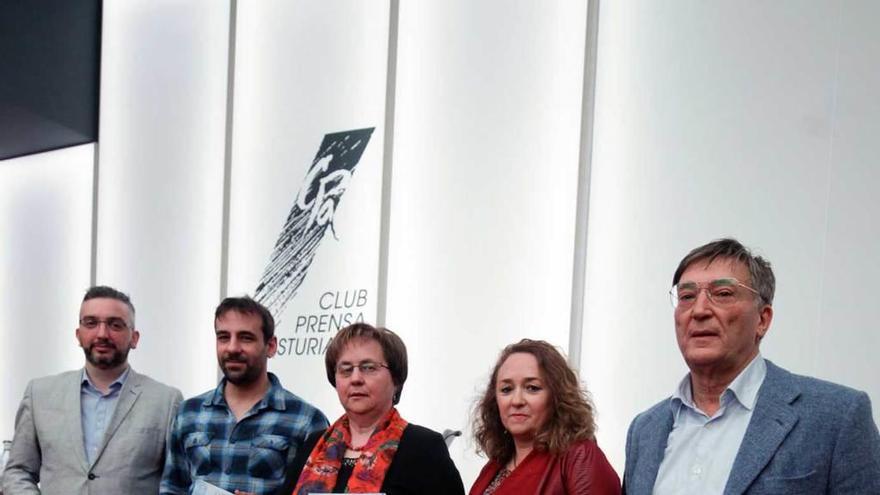 De izquierda a derecha, Florentino González, Feliciano Suárez, Rosa María Rodríguez, Esther Martínez y Francisco Crabiffosse.