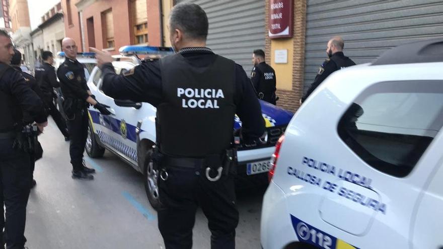 Agentes de la Polícía Local de Callosa de Segura en una intervención