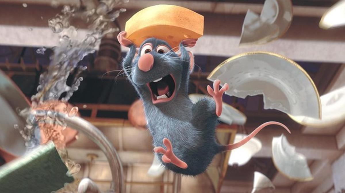 El ratón Remy, en una escena de la pelicula 'Ratatouille'.