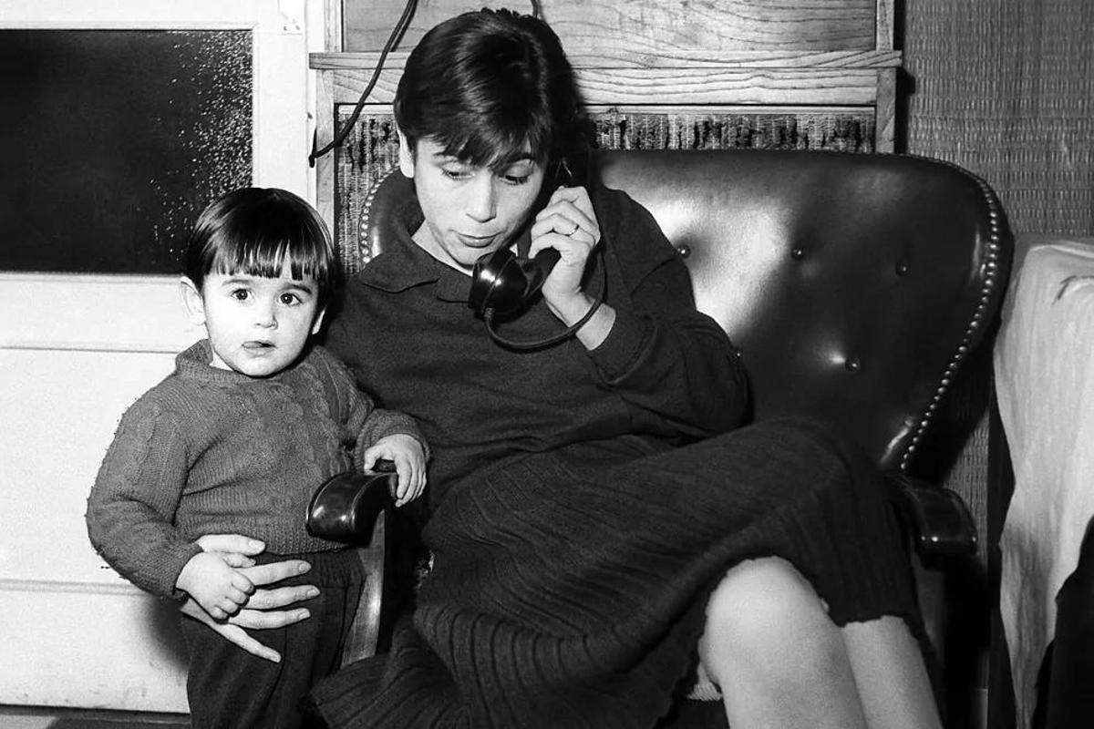 Martín Gaite y su hija Marta Sánchez Martín, durante la llamada que le informa de que ha ganado el Nadal.