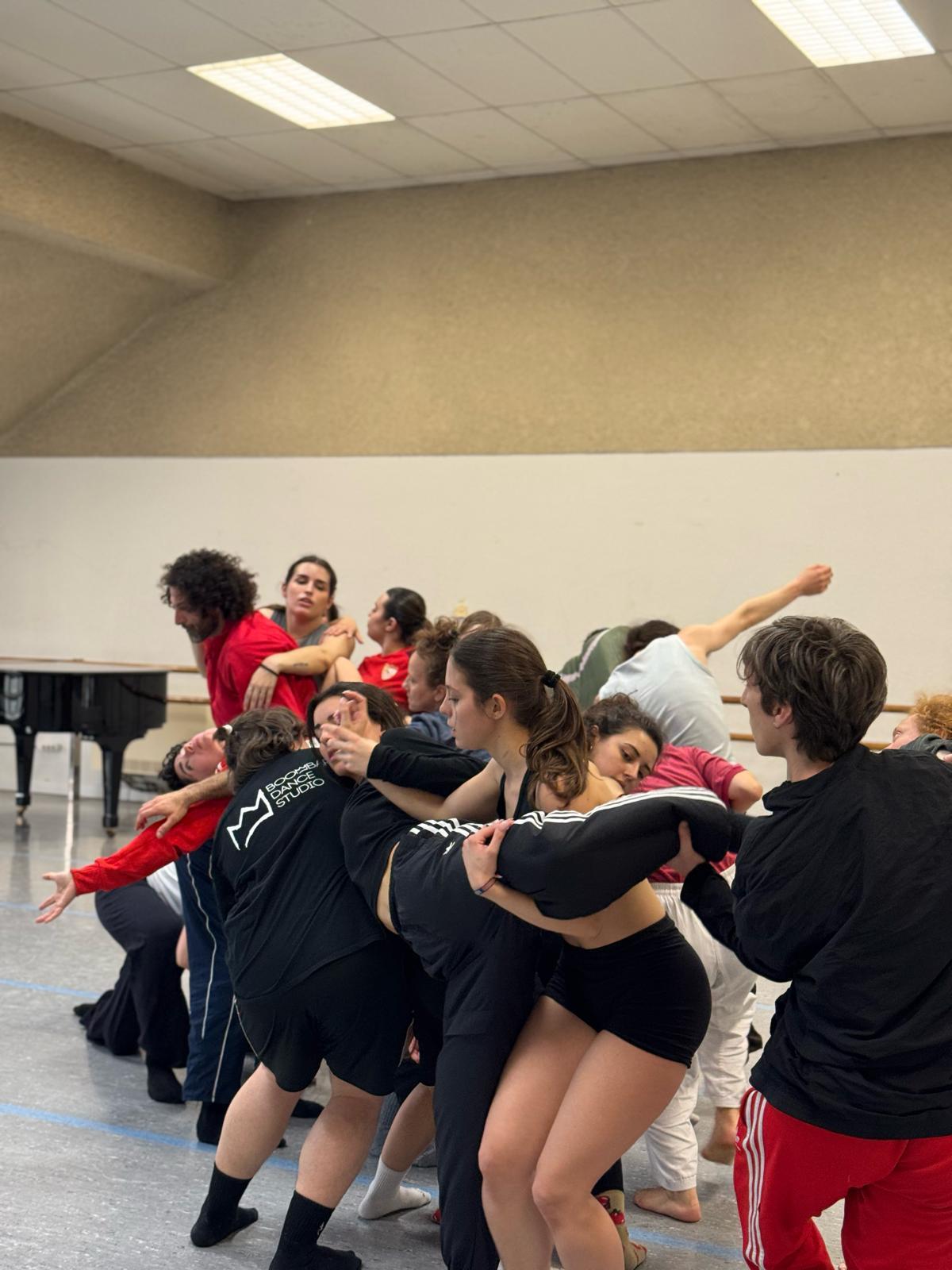 Ensayos de la pieza 'Solaz', este jueves.