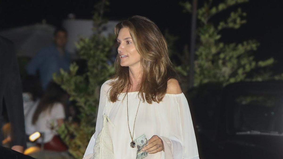 Cindy Crawford y Kaia Gerber marcan estilo en Malibú