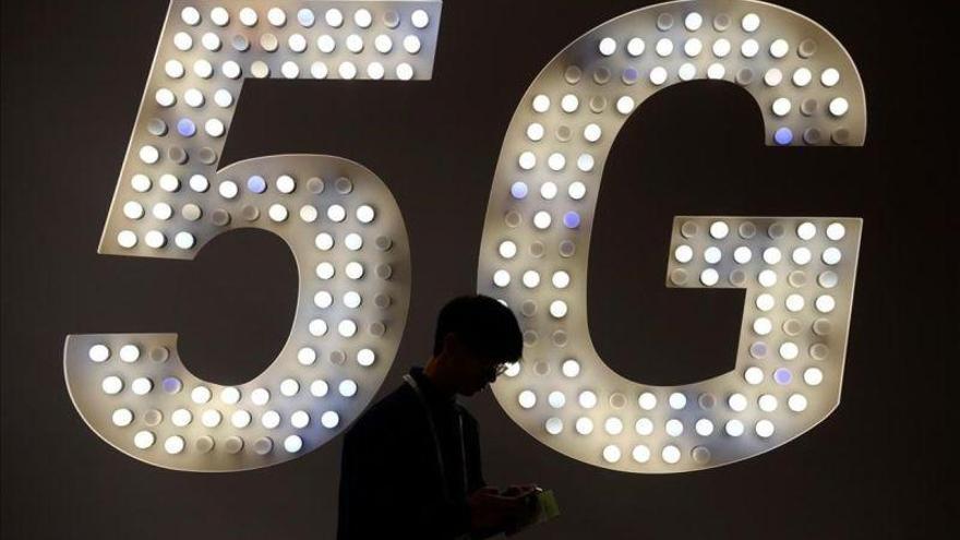 Bruselas lanza un plan para redoblar la seguridad del 5G