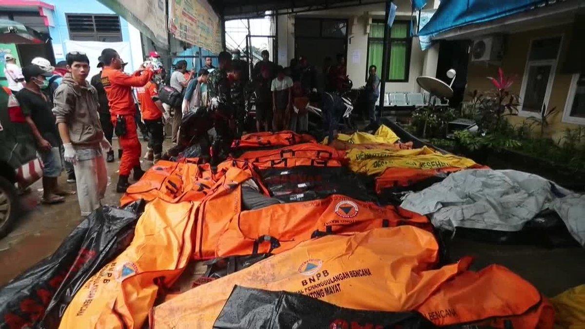 Al menos 222 muertos en un tsunami en Indonesia