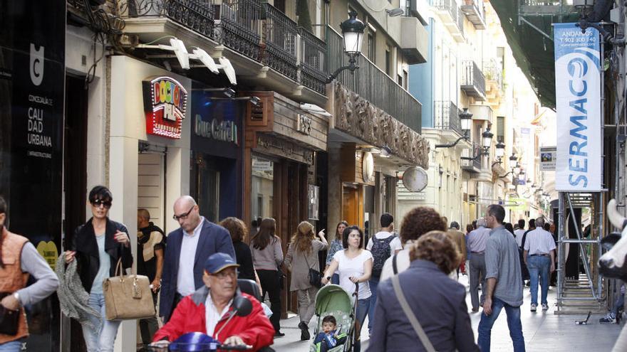 Comerciantes de la calle Trapería de Murcia sacarán productos la calle