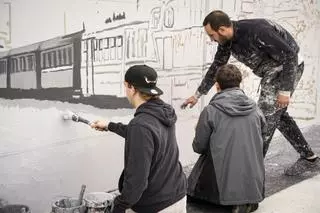 Com és el nou mural de 47 metres dedicat a la història ferroviària de Balsareny?