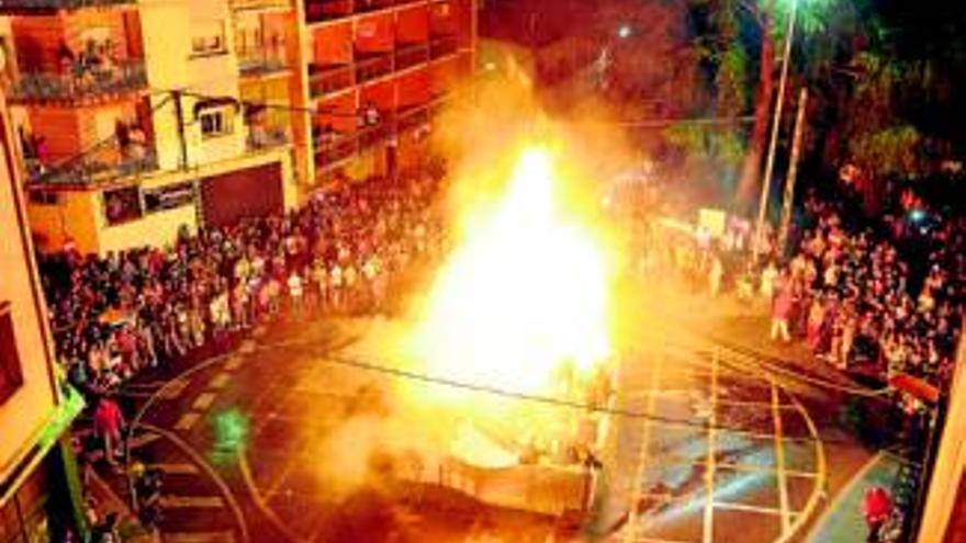 San Juan comienza sus fiestas con una multitudinaria quema