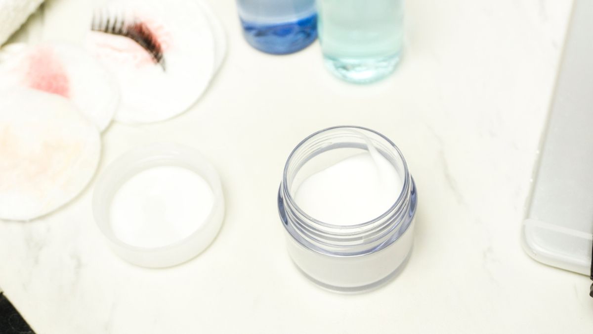 Por qué no debes aplicarte vaselina en las pestañas