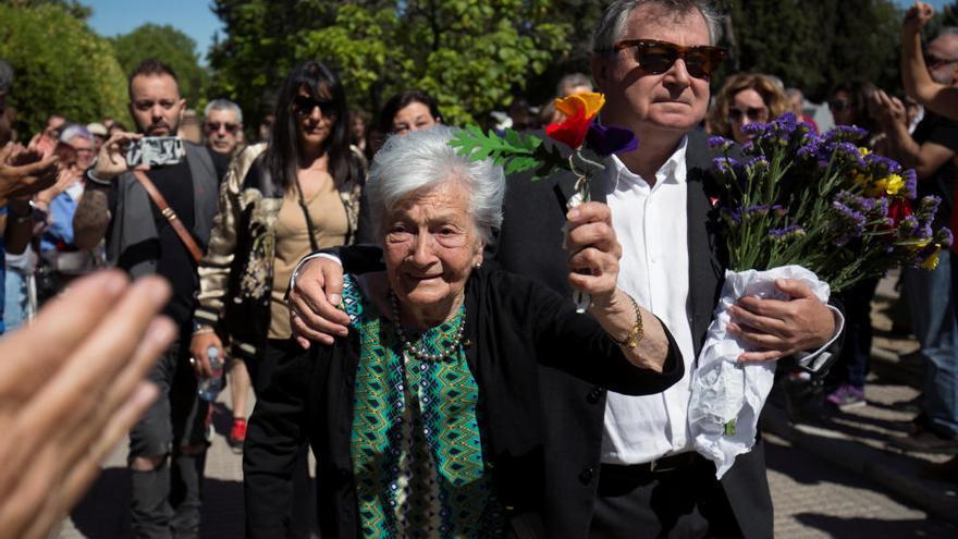 Ascensión Mendieta entierra a su padre 78 años después de ser fusilado