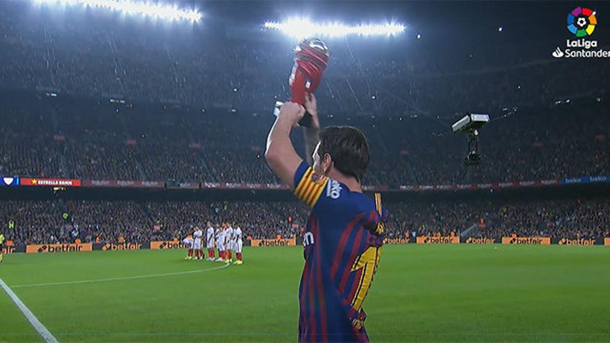Messi recibe el premio de LaLiga al mejor jugador del mes de Septiembre
