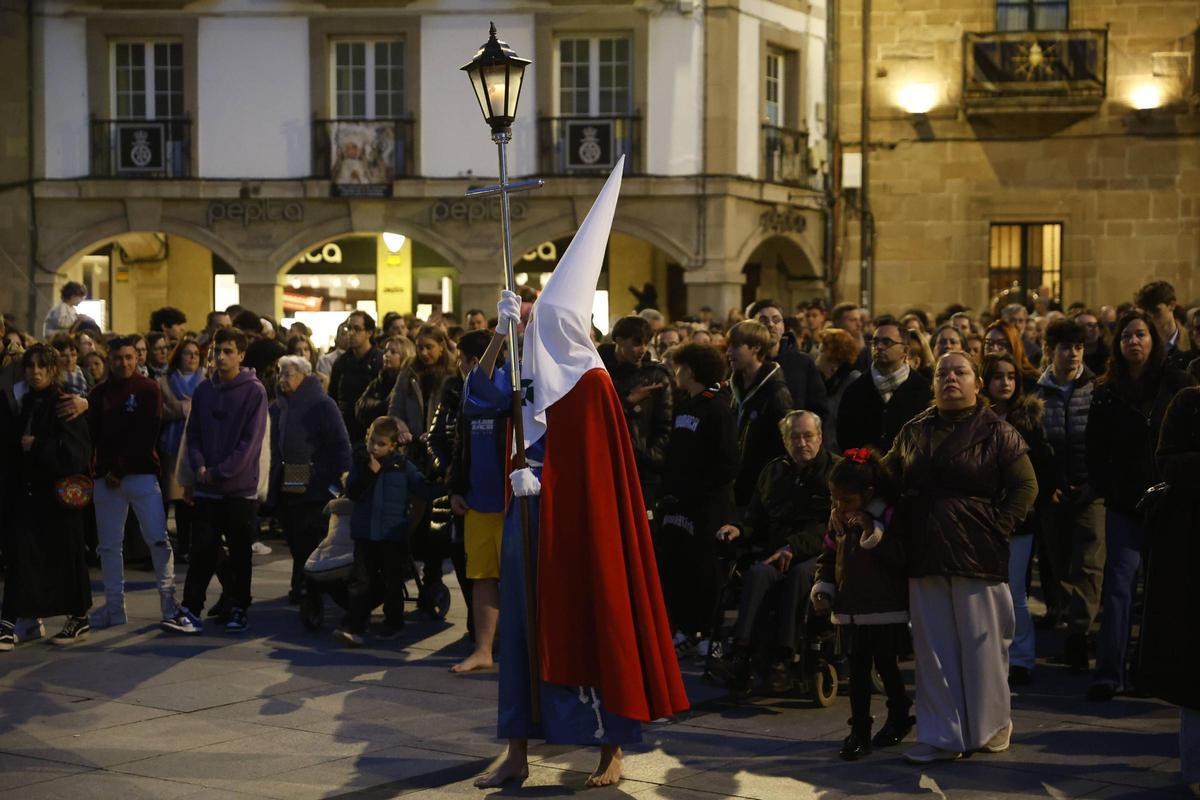 EN IMÁGENES: Avilés, a reventar en la procesión del Silencio
