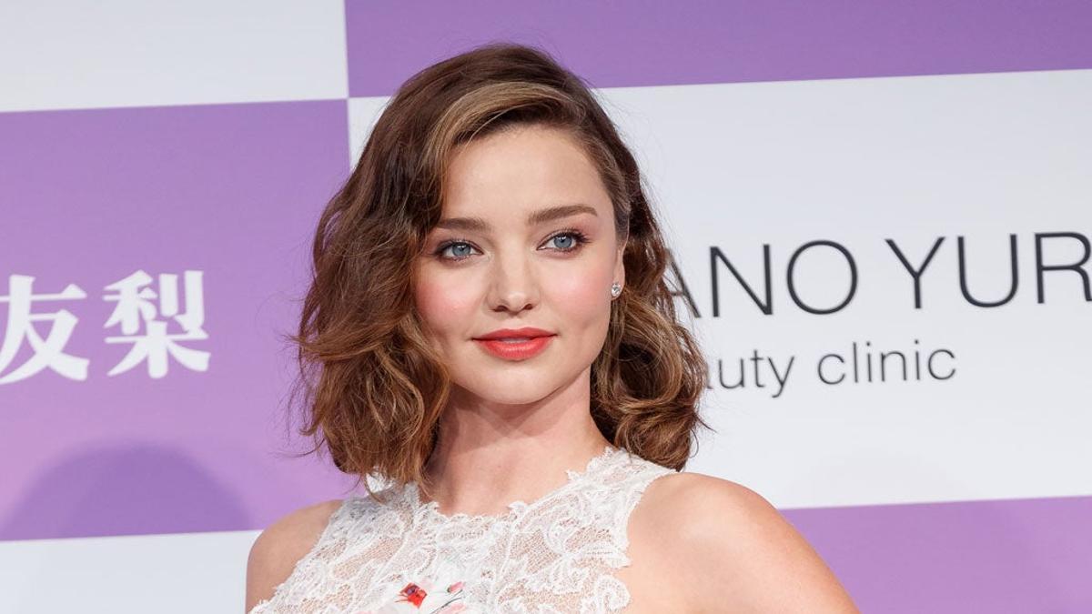 Miranda Kerr se inspira en Dior para su vestido de novia