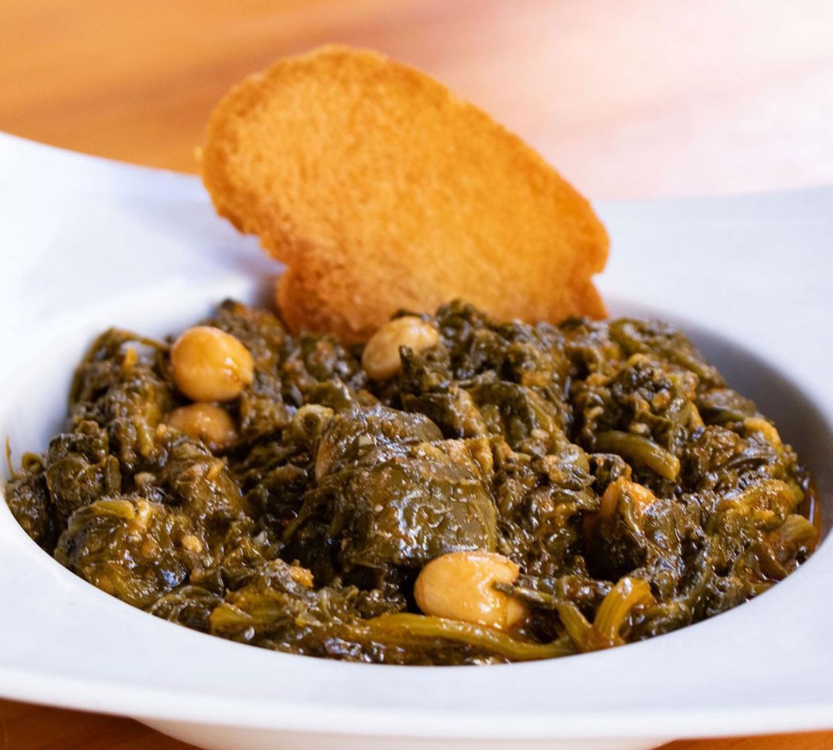 Espinacas con garbanzos de la Bodeguita Romero