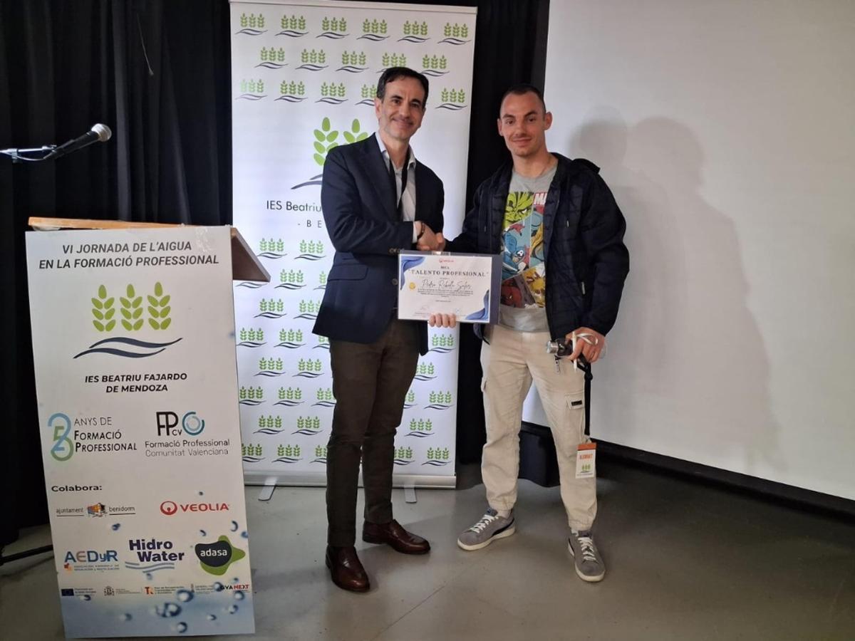 Entrega de la primera Beca Talento Profesional de 2026.