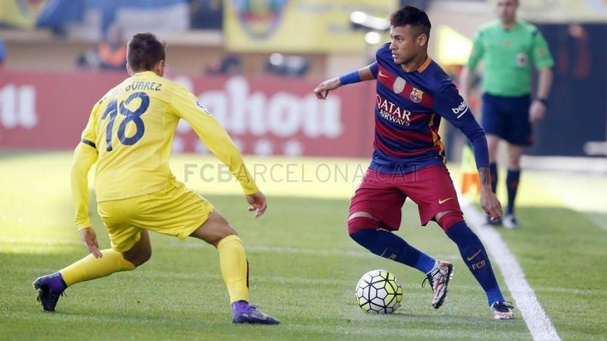 Neymar en una jugada del partit.